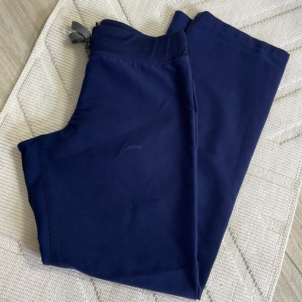 Navy figs scrub bottoms